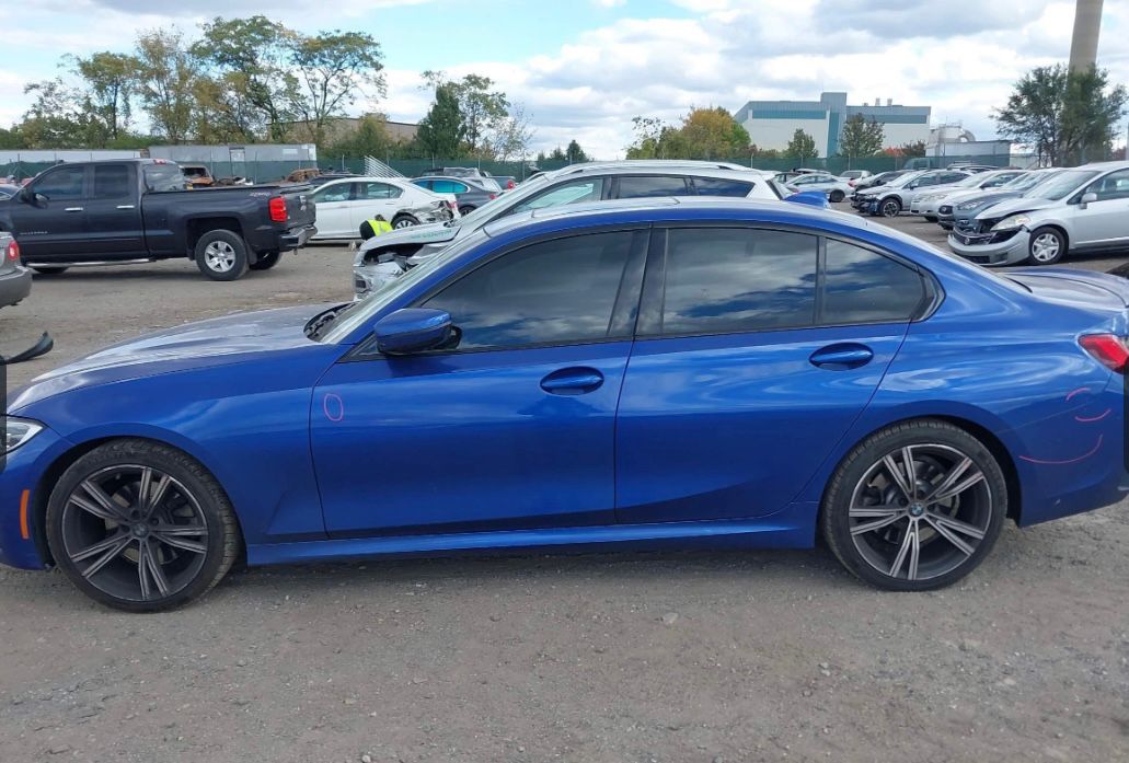 BMW 330Xi 2021 Blue vin: 3MW5R7J00M8B80804