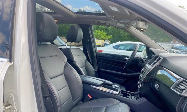 Mercedes ML 400 2015 White vin: 4JGDA5GB5FA561716