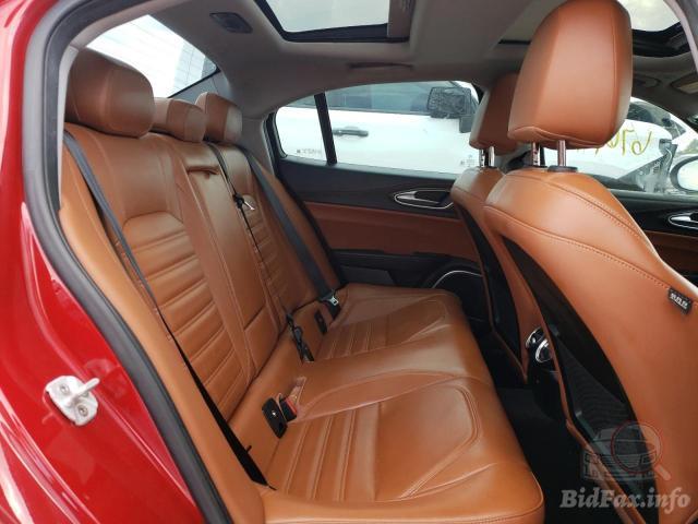 Alfa Romeo Giulia 2018 Burgundy vin: ZARFAEEN8J7579357