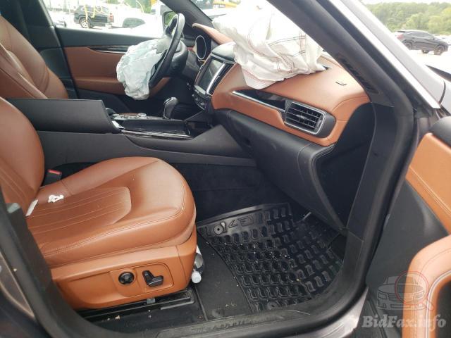 Maserati Levante 2018 Gray vin: ZN661XUA6JX294255