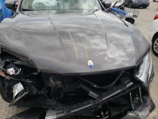 Maserati Levante 2018 Gray vin: ZN661XUA6JX294255