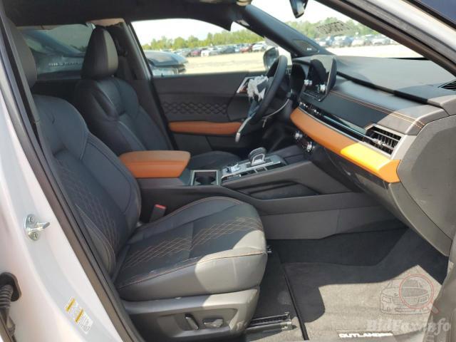 Mitsubishi Outlander 2022 White vin: JA4J3VA8XNZ074780